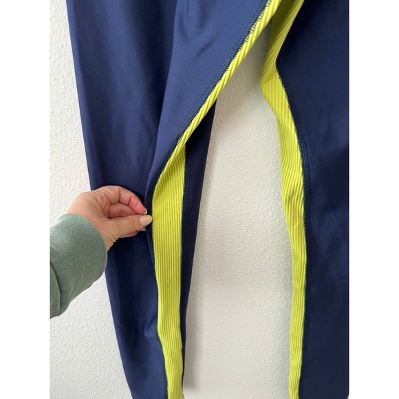 Peloton Blue And Yellow Workout Leggings Size L Compression High Waist A114 - Picture 4 of 8